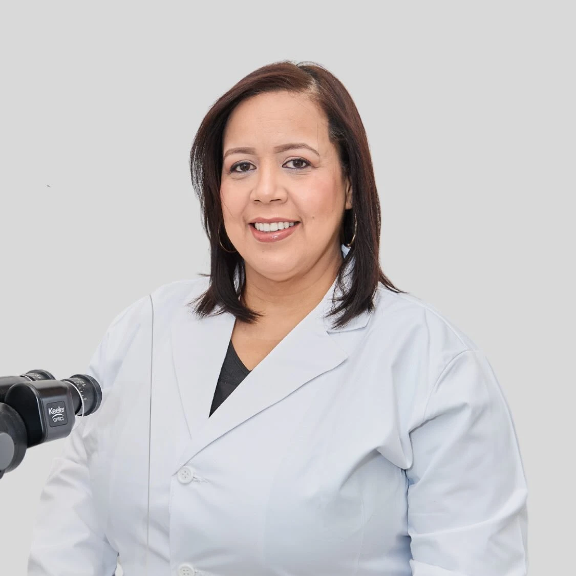 Dra. Jenny Y. Angeles S., Cirujano Oftalmólogo | Oftalmológica, Centro Oftalmológico Integral, Santo Domingo, República Dominicana